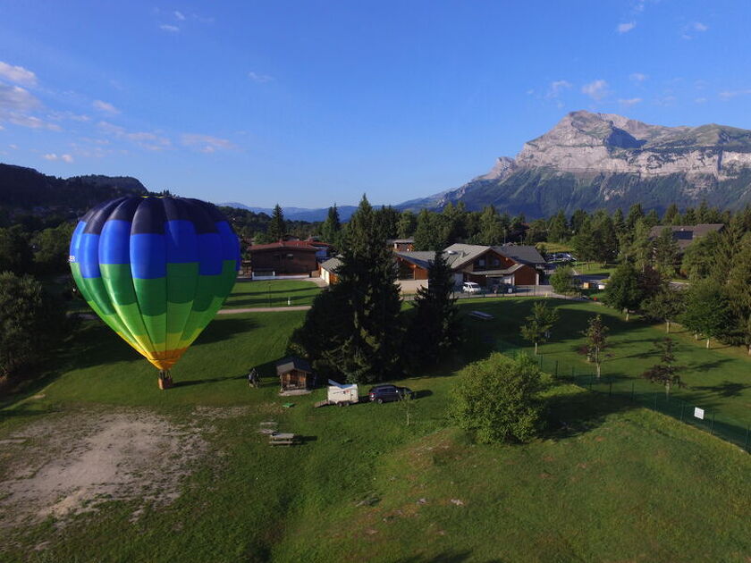 © Hot air balloon flights with Compagnie des Ballons / Heaven is Yours - @S.REY