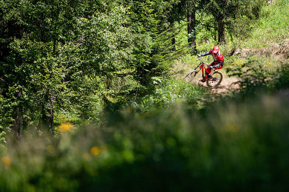 © Bike park Les Carroz - @Goplayoutside - V.RYNGERT