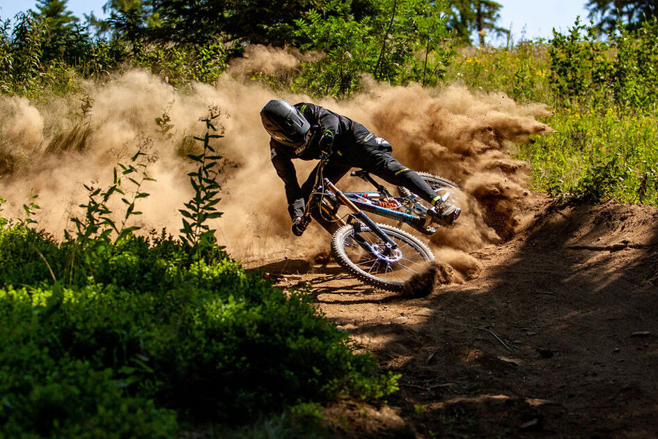 © Bike park Les Carroz - @Goplayoutside - V.RYNGERT