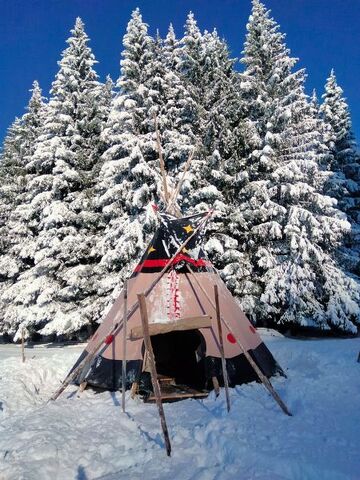 Soirée raquettes et repas sous tipi indien - La Vache qui Ride