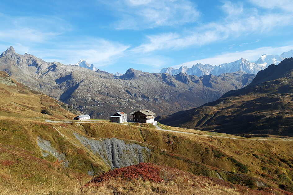 © Tour des Fiz: Tour of the 6 Refuges in 5 days #familyfriendly - Refuge de Moëde Anterne