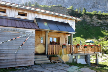 © refuge et ses jardinières - Froissard Bastien