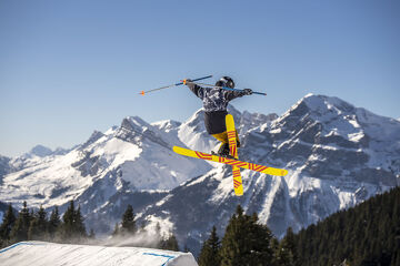 © Oasis Zone: boadercross , slalom en video zone - Millo Moravski