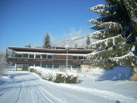 Ski alpin aux Carroz-d'Arâches