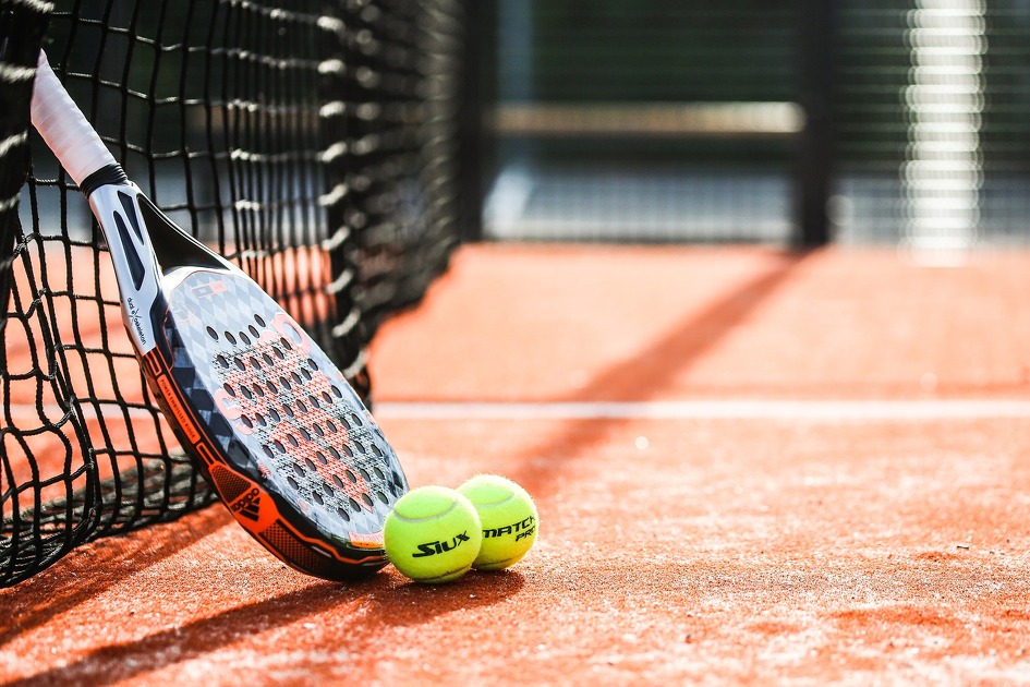 © Stage de tennis - Libre de droit