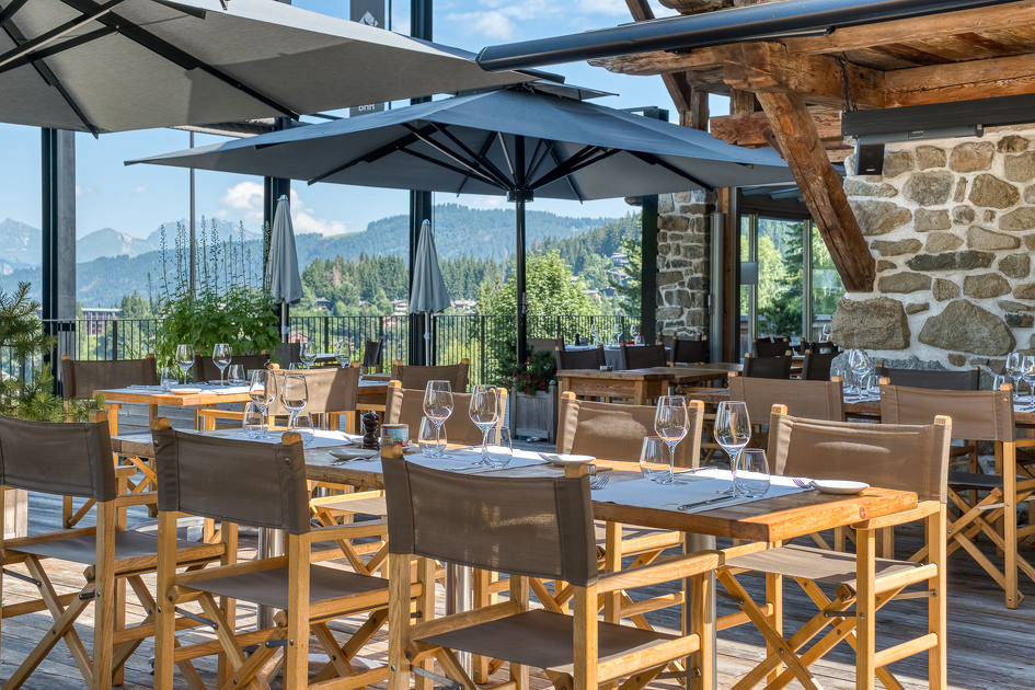 © La terrasse à midi - Les Servages d'Armelle