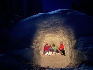 Fondue dans l'igloo avec Igloo Raquettes_Les Carroz-d'Arâches