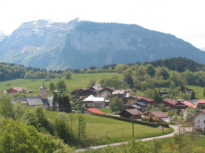 © atterrissage-parapente-arac - Office de Tourisme