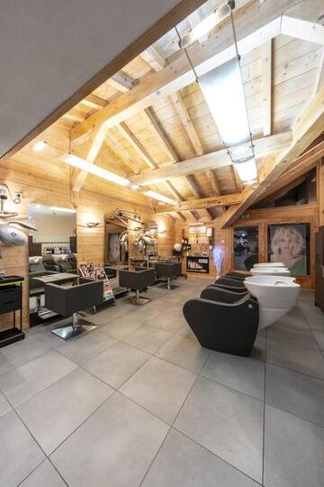 © Finitifs hairdresser_Les Carroz-d'Arâches - M.Moravski