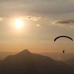 © Parapente-Planete-Vol-Coucher-Soleil-Valle-Arve - Parapente Planète