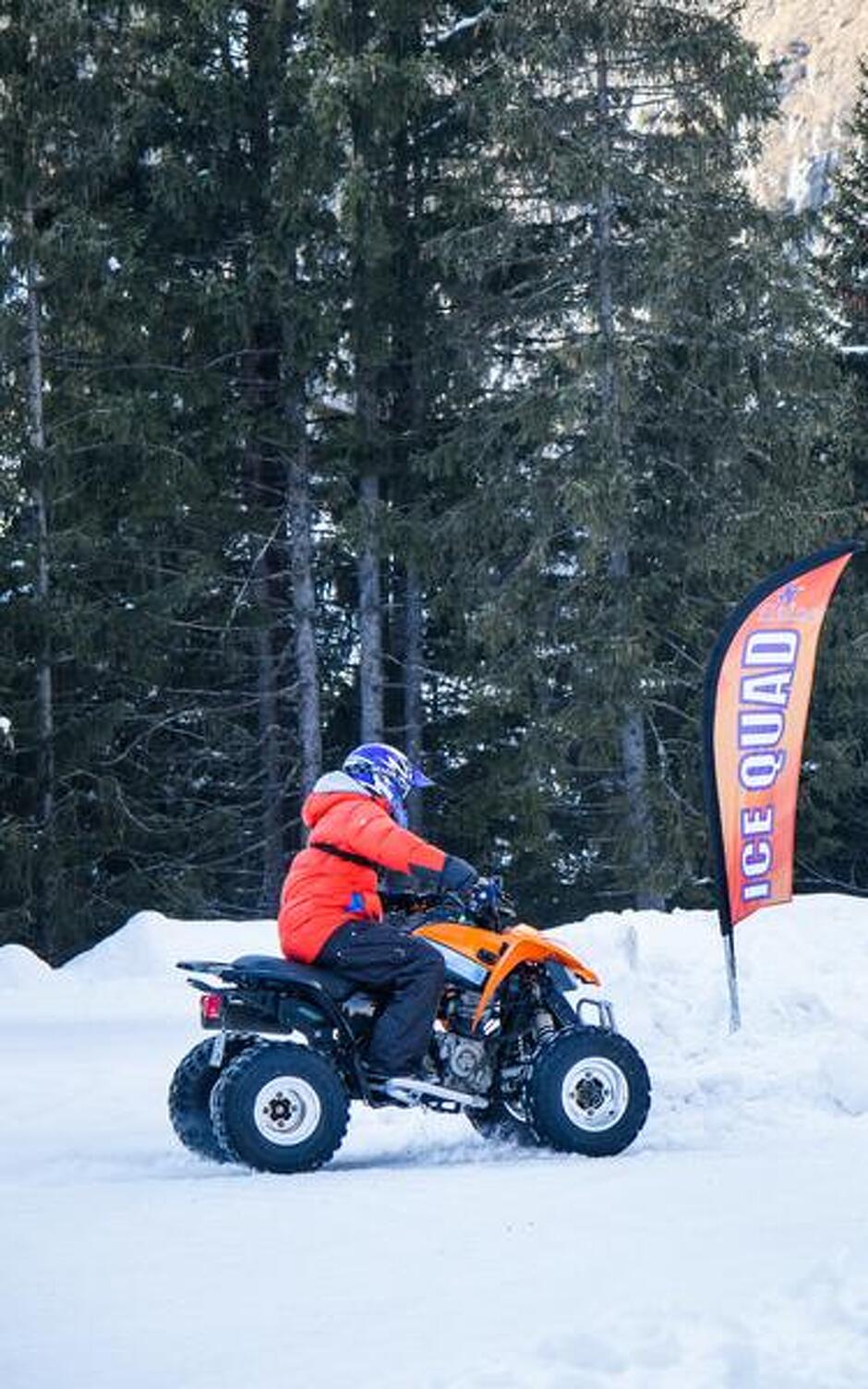 © Loodsen van quad op ijs_Flaine - OT Flaine - C.Genard
