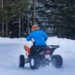 © Loodsen van quad op ijs_Flaine - OT Flaine - C.Genard