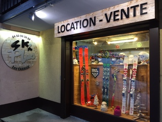 Skiplus, le magasin le plus proche de la télécabine et des écoles de ski des Carroz