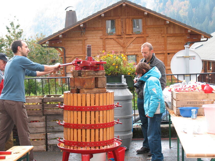 © Autumn village feast - ot-les-carroz-fete-des-pommes