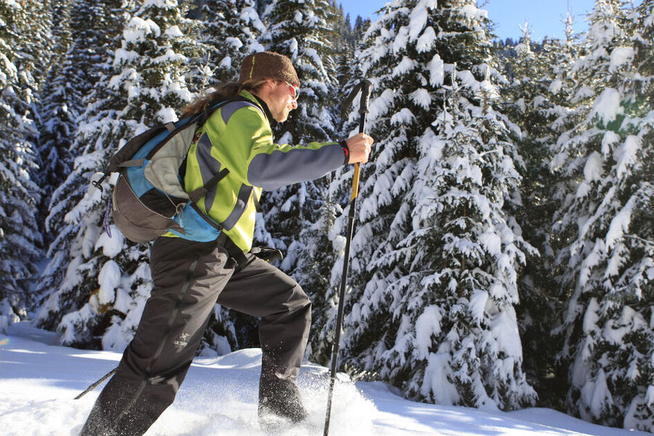 Mountain snowhoeing