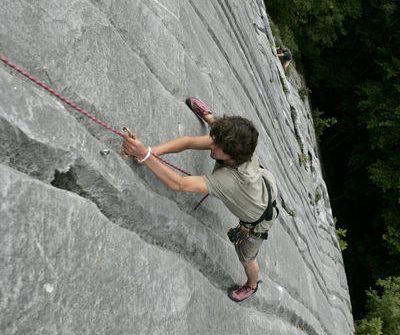 Leçons d'escalade en collectif - Montagne Activités