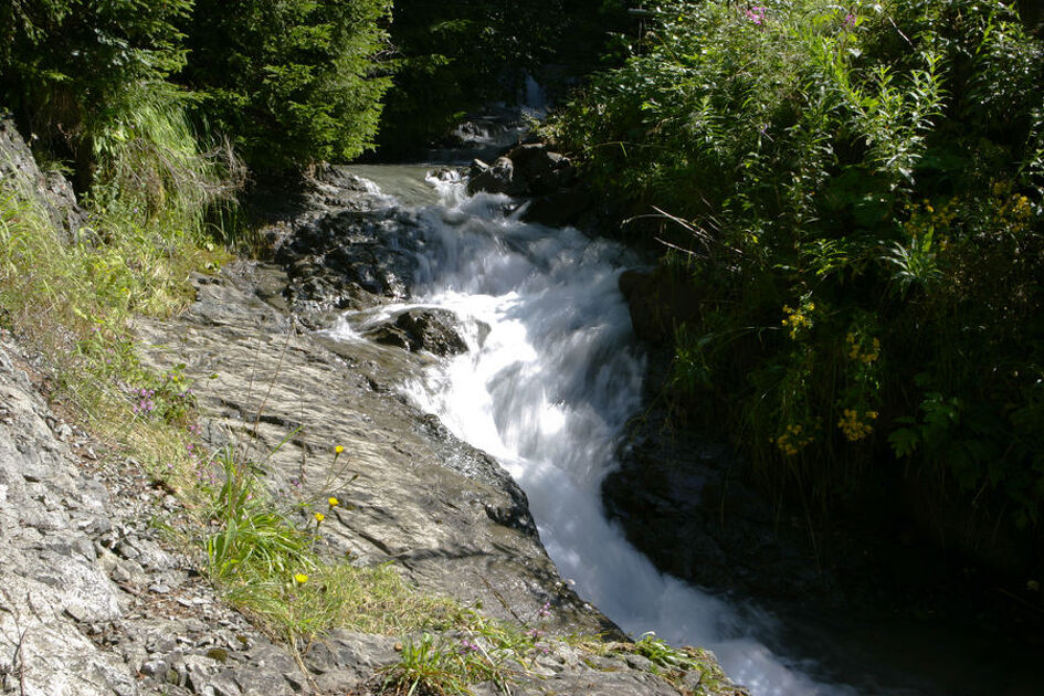 La Croix des 7 frères using the telecabine