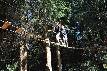 © Mont Favy tree-top adventure park - Office de tourisme Les Carroz