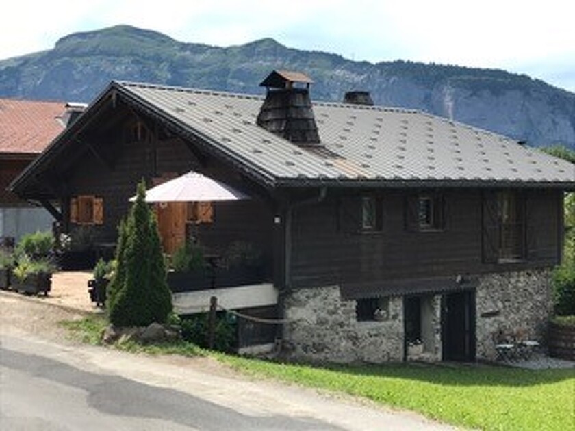 © Le Pernant Appartement in een vernieuwde boerderij Triollet - Caron Claudine